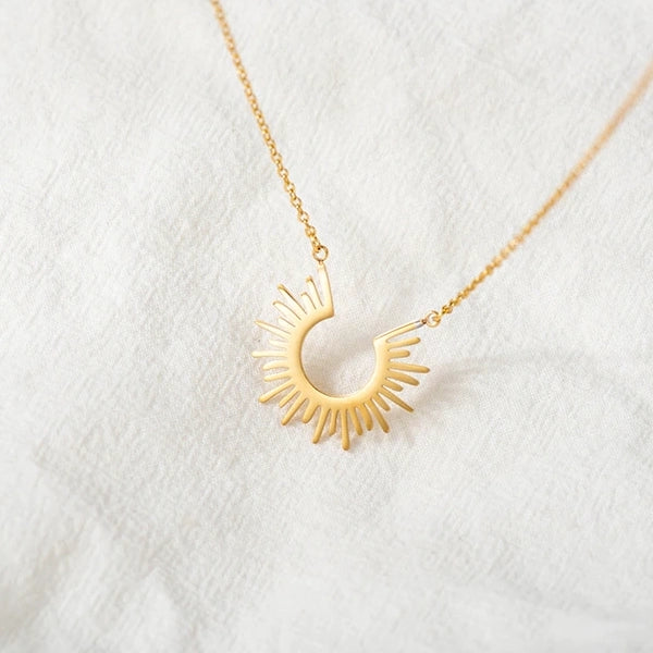 Halbkreis-Spiked-Halsketten | Shop Nory
