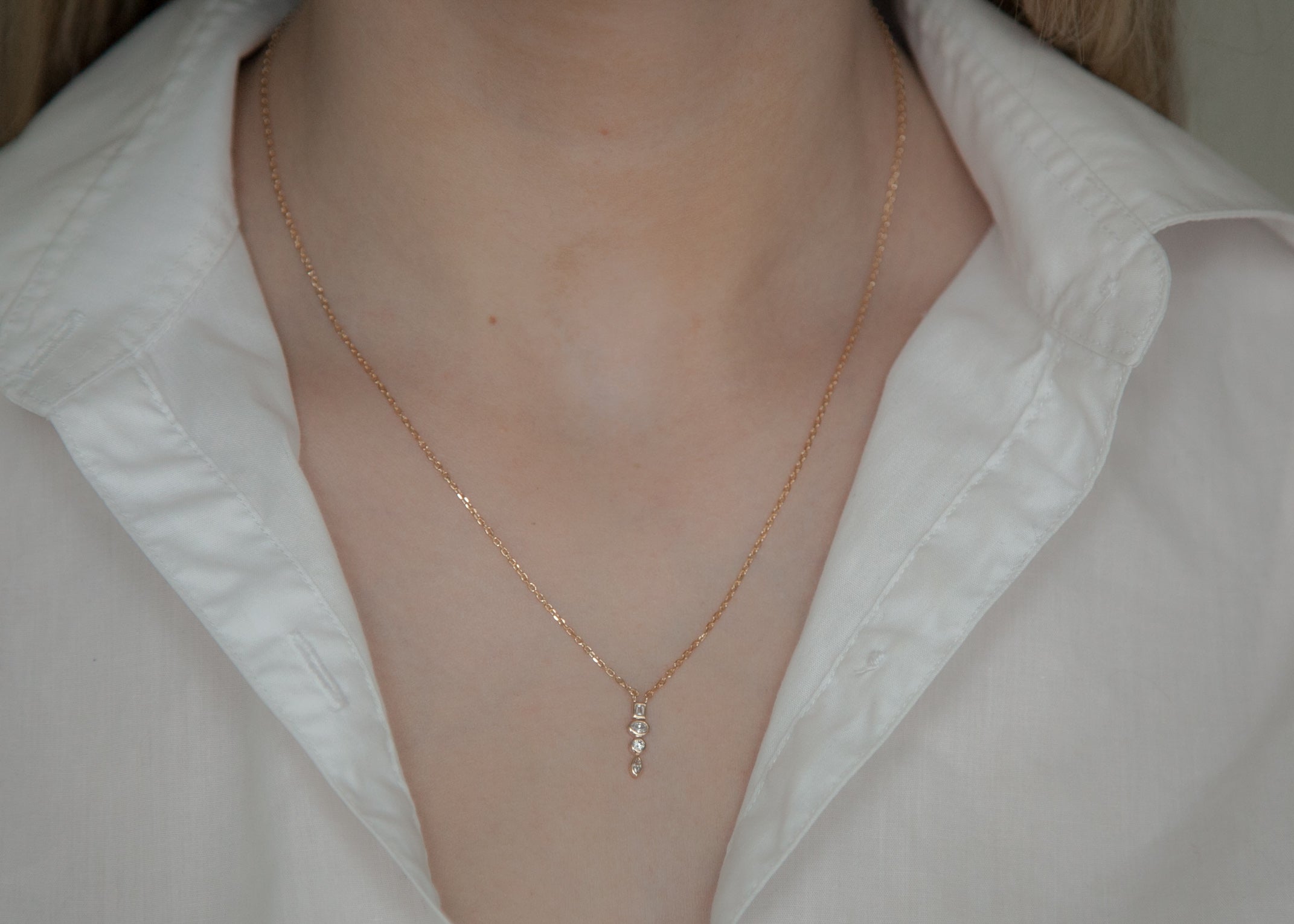 Kette vergoldet mit 4 Zirkonia - Zeitlose Eleganz für Damen | Shop Nory