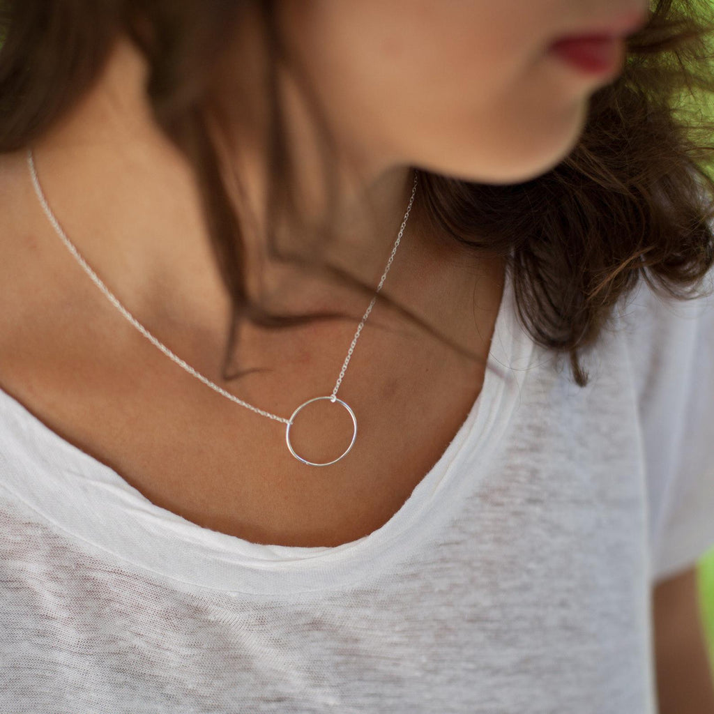 Feine schlichte Kette aus Silber mit Kreis Anhänger für Damen | Shop Nory