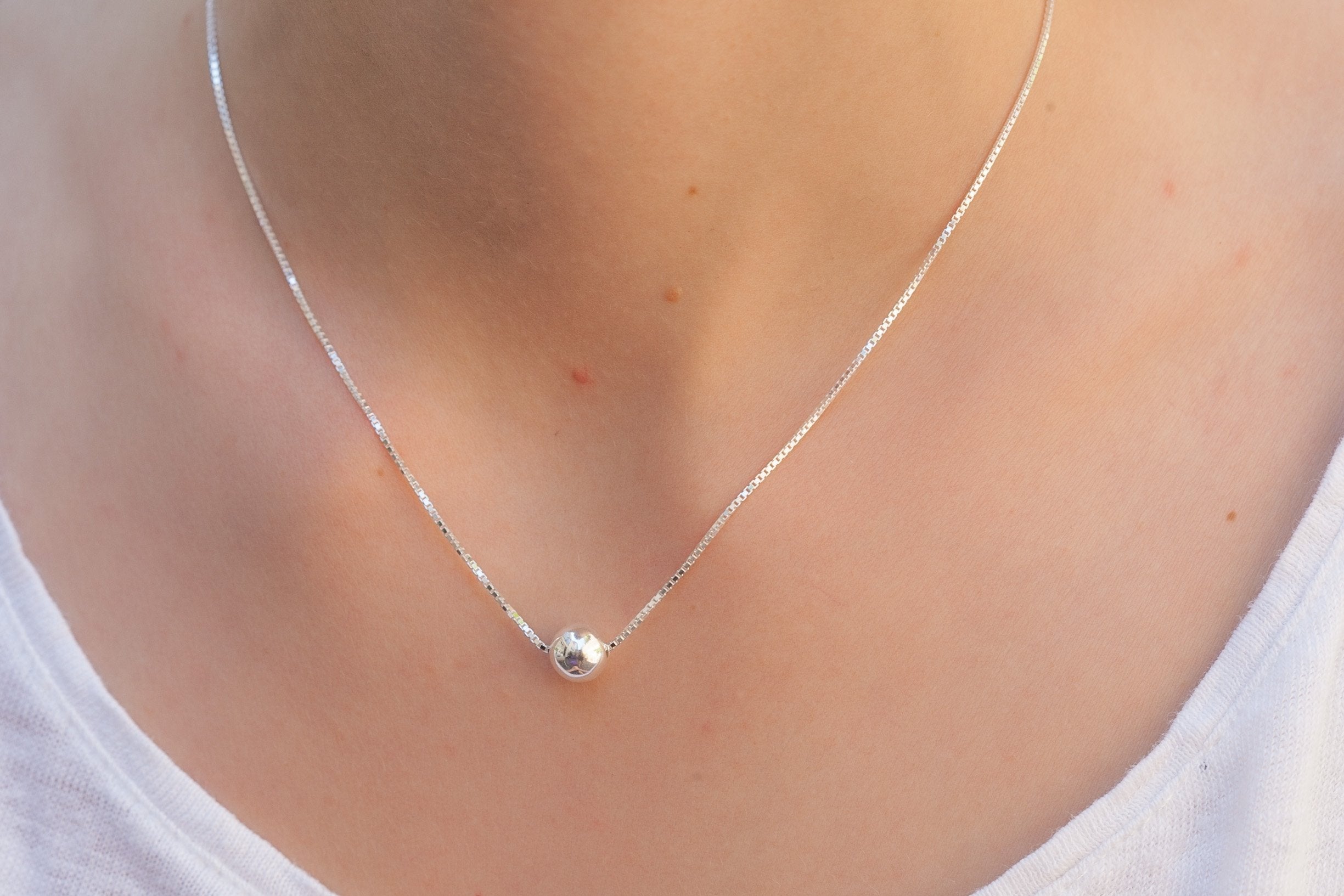 Kette mit Kugel Anhänger aus Silber | Shop Nory