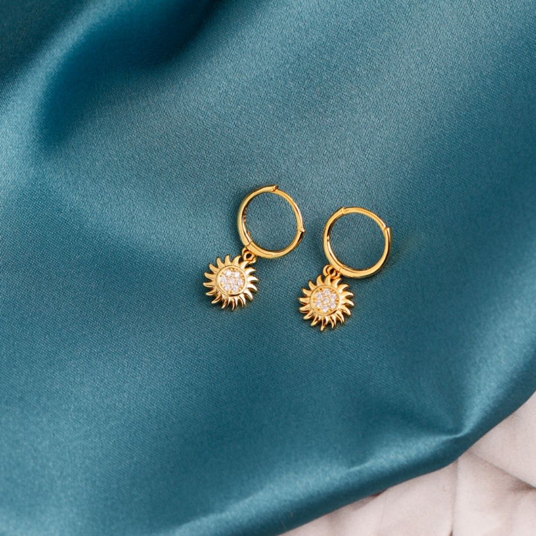 Stilvolle Sonnen-Ohrringe für Damen – Elara | Shop Nory