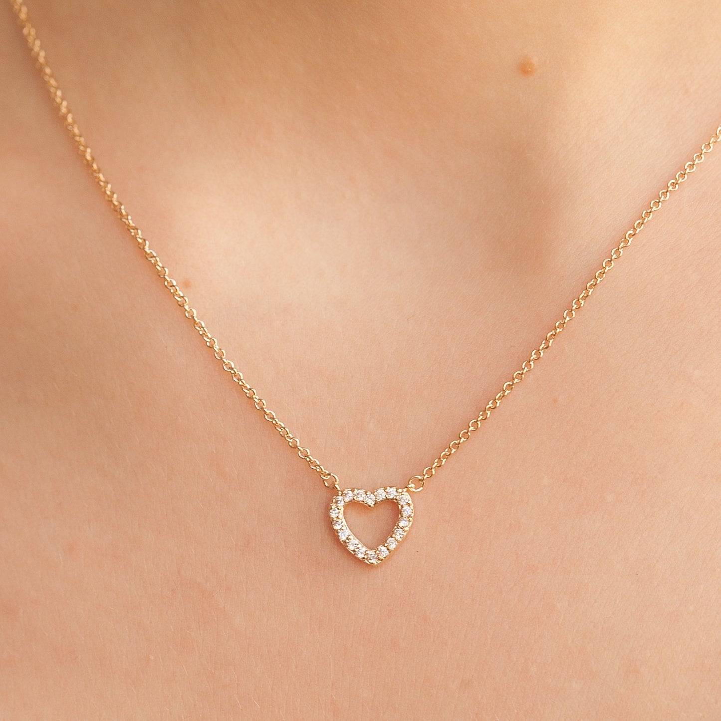 Kette offenes Herz mit Zirkonia Vergoldet - Herzkette für Damen | Shop Nory