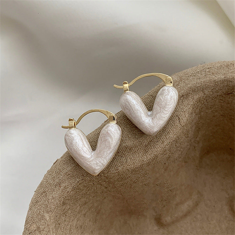 Feinhänger | Weiße Öltropfen Liebe Ohrstecker | Shop Nory