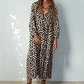 Langärmliges Kleid Mit Geometrischem Muster