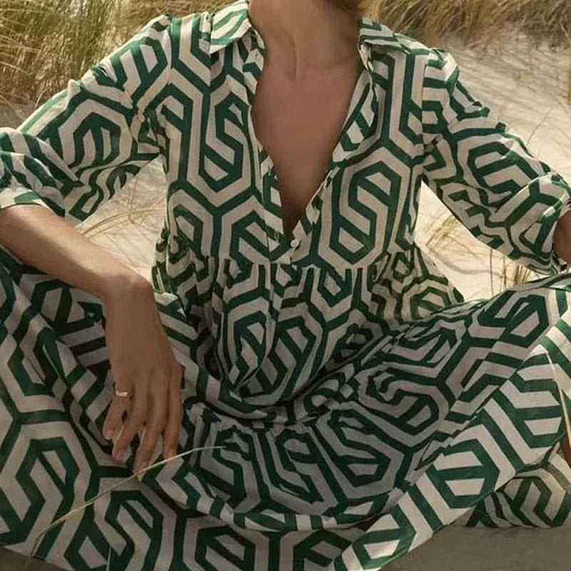 Langärmliges Kleid Mit Geometrischem Muster