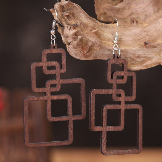 Quadratische Tropfenohrringe aus Holz | Shop Nory
