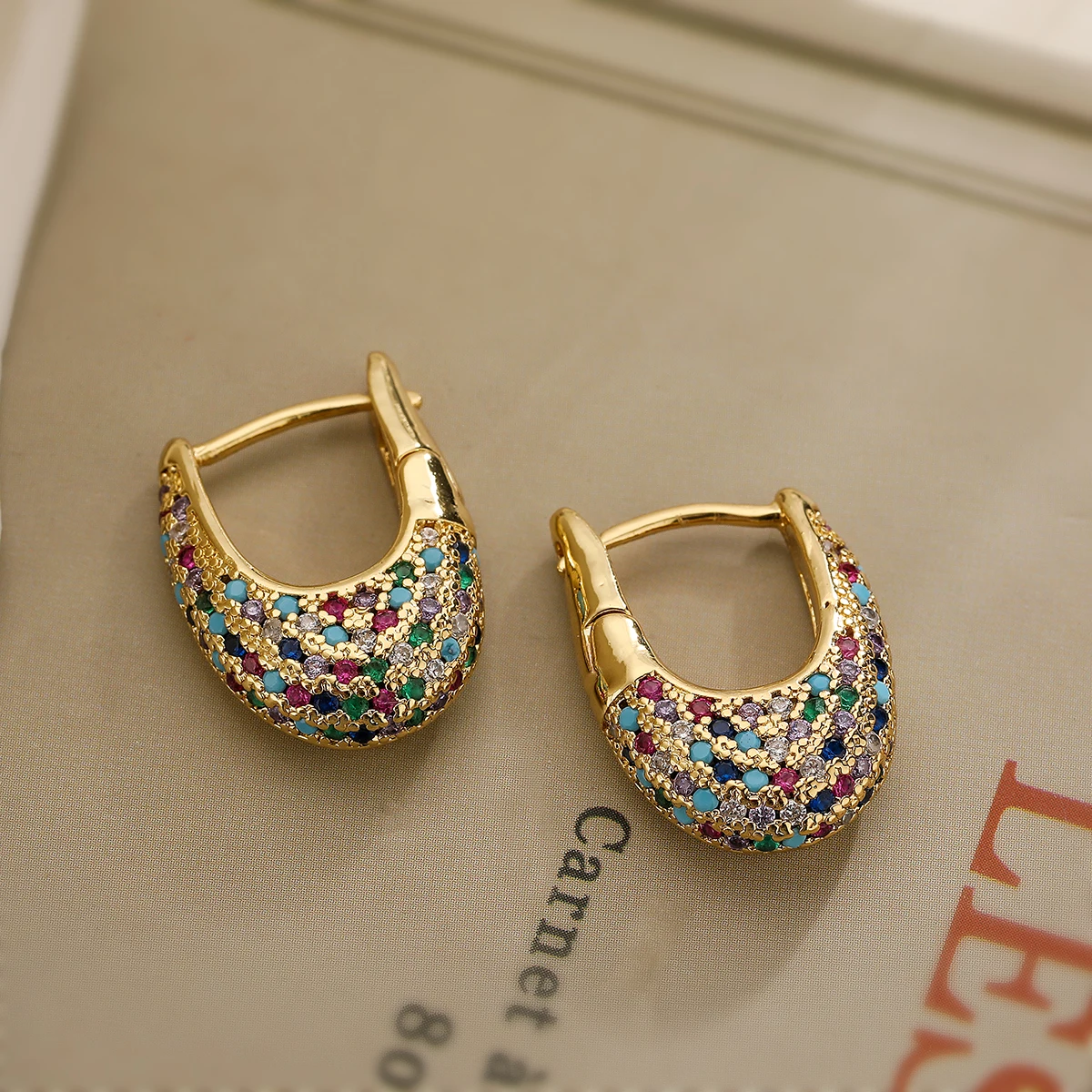 Elegante Farbige Einlegekristalle Ohrringe | Shop Nory