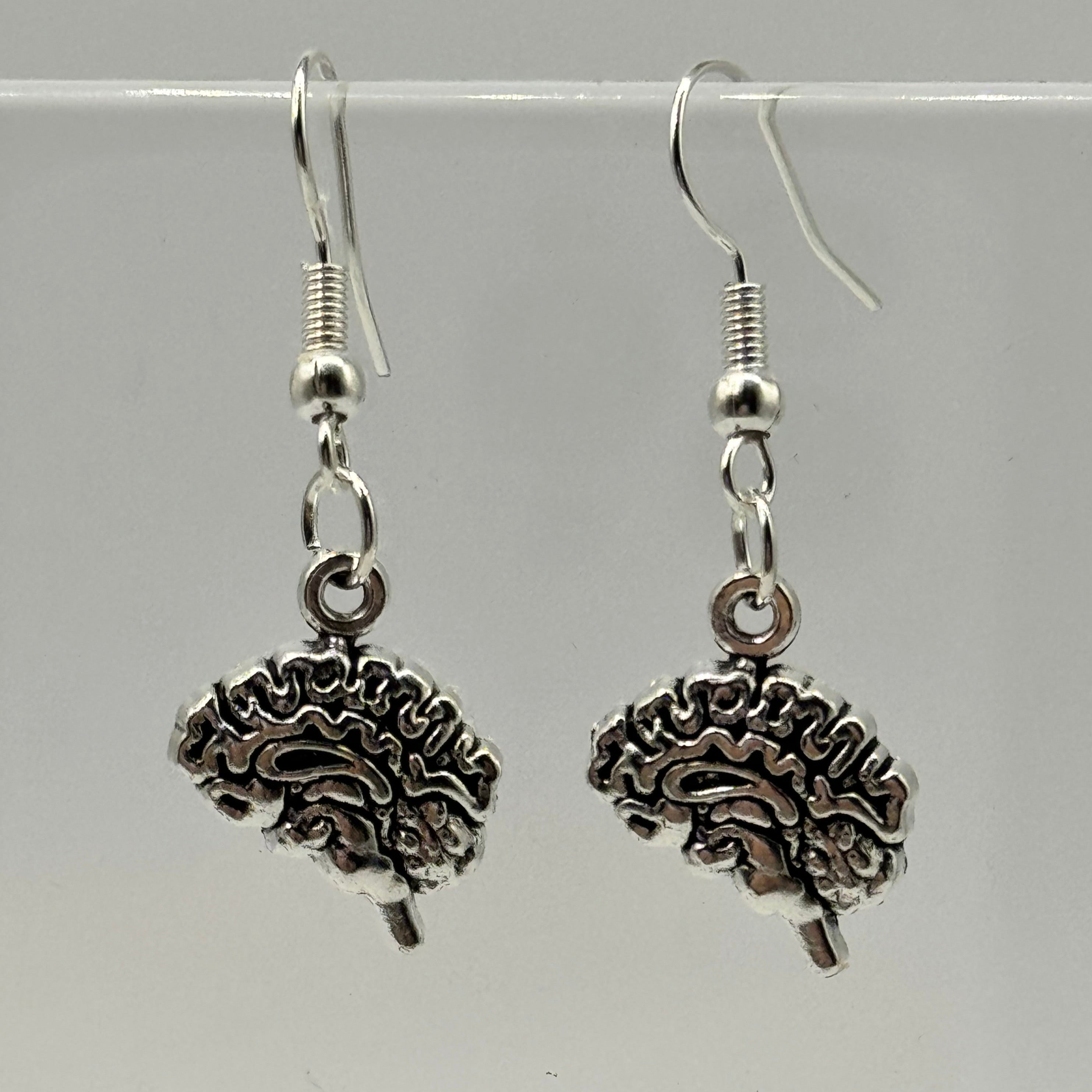 Silberne Gothic Gehirn Charm Ohrringe | Shop Nory