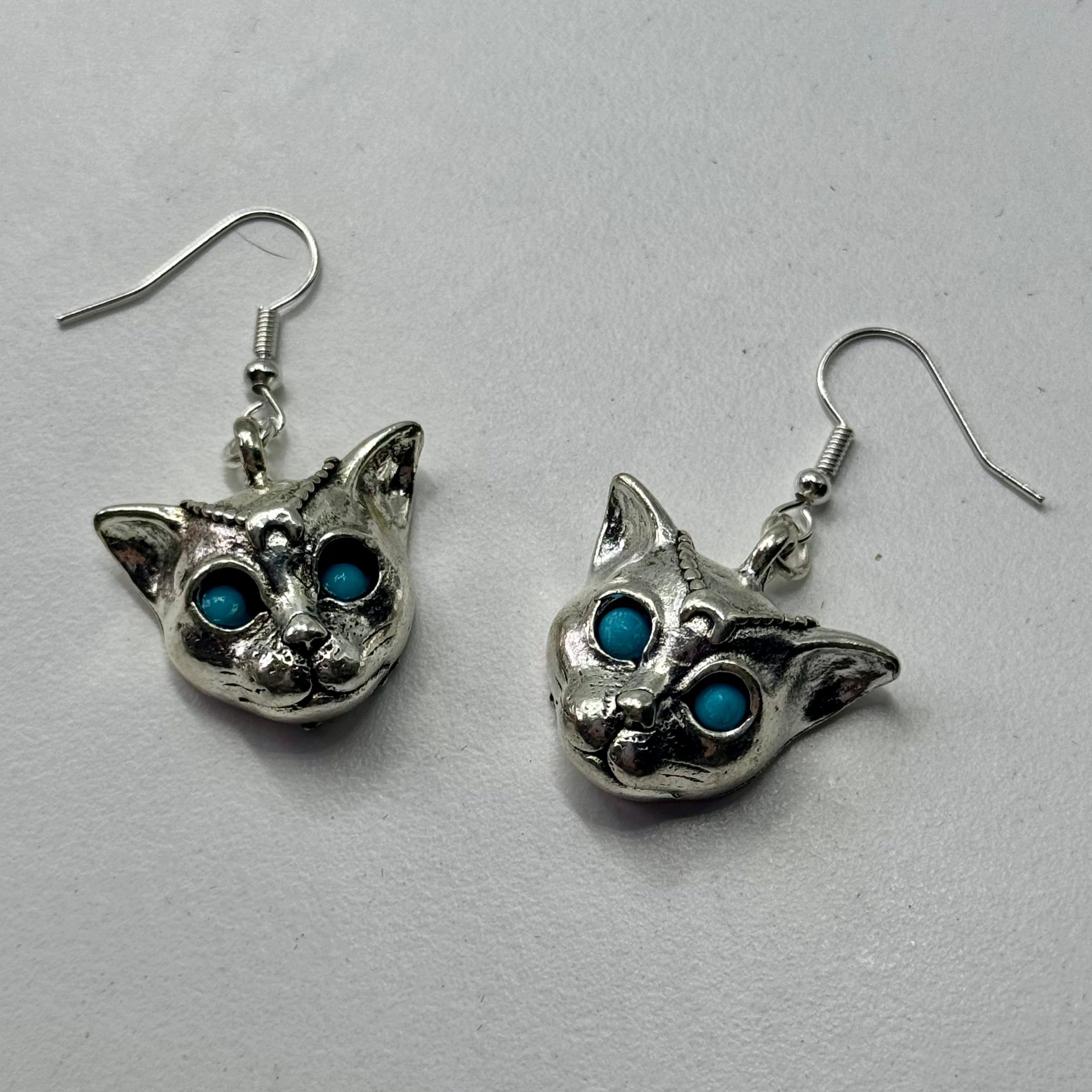 Silber Mystic Blauäugiger Leopard Charm Ohrringe | Shop Nory