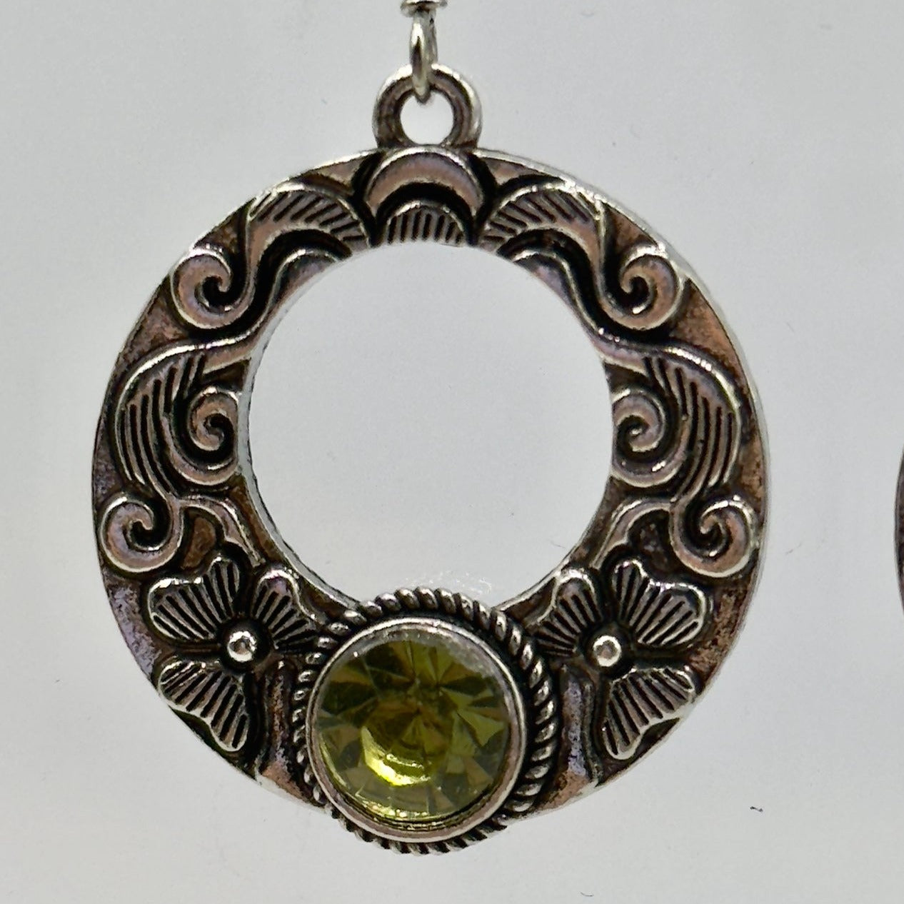 Silberne Gothic Hexen Grüner Stein Kreis Ohrringe | Shop Nory