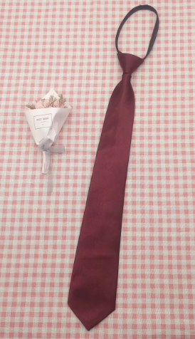 Traditionelle Satinweste mit Krawatte und Einstecktuch Trachtenweste