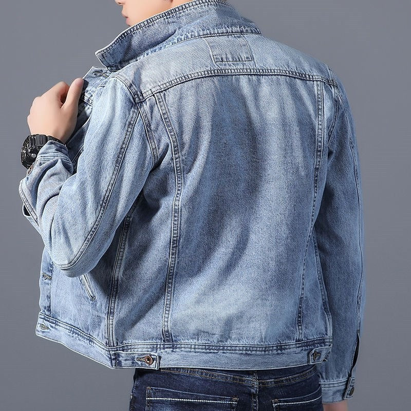 Klassisches Denim Herrenjackett mit Taschen an der Vorderseite