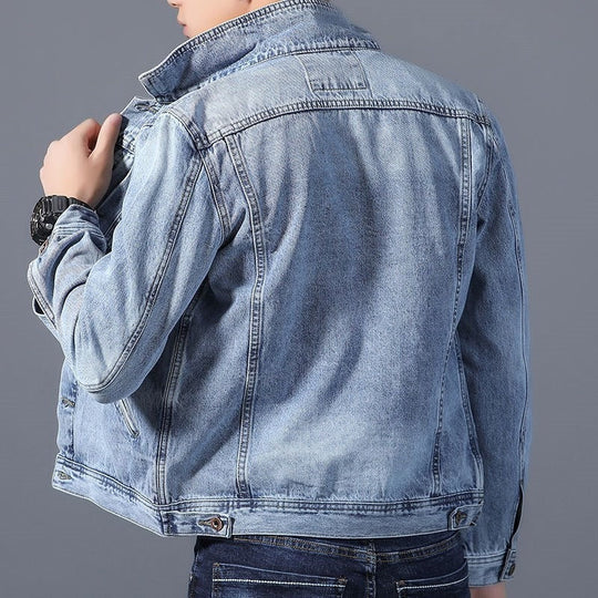Klassisches Denim Herrenjackett mit Taschen an der Vorderseite