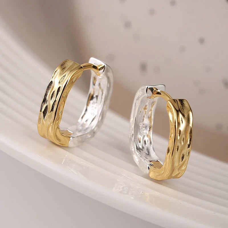 Unregelmäßige geometrische Silber- und Goldfarbene Creolen | Shop Nory