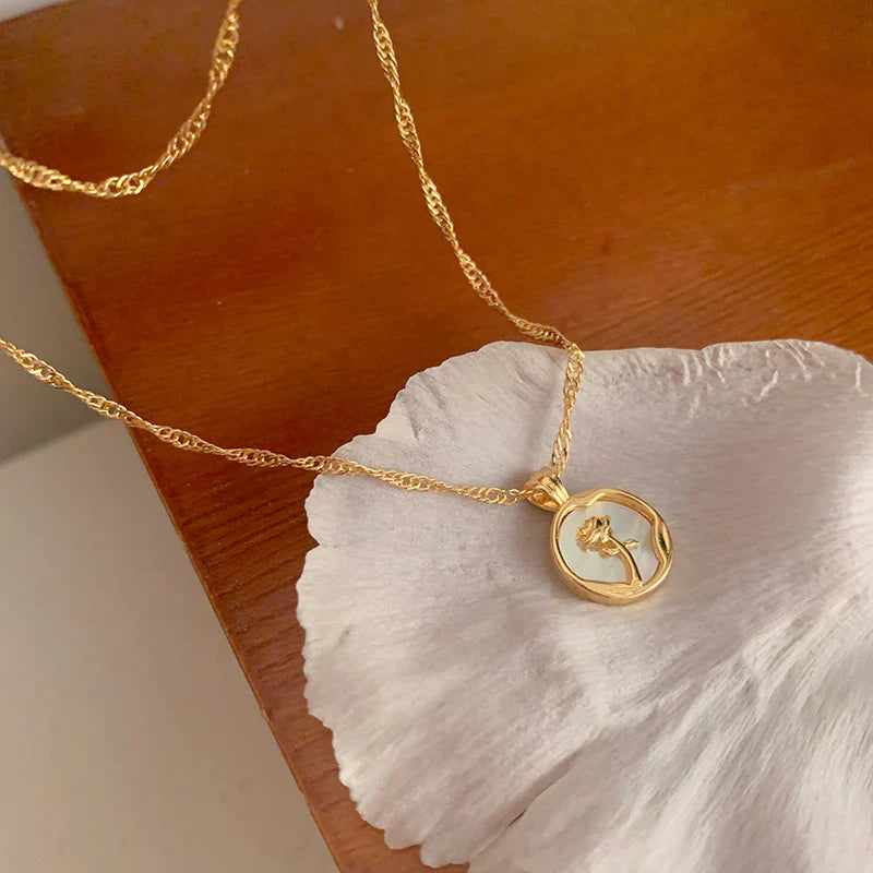 Runde Muschel Metall Rose Anhänger Halskette | Shop Nory