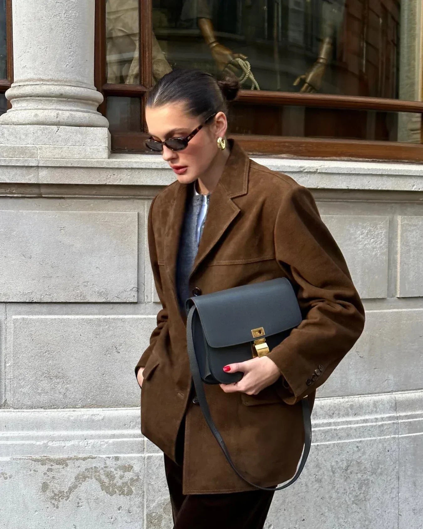 Braune Wildlederjacke Zeitlos und Elegant Perfekt für Übergangszeiten