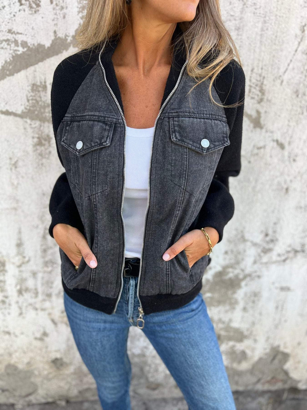 Moderne Jacke mit Denim