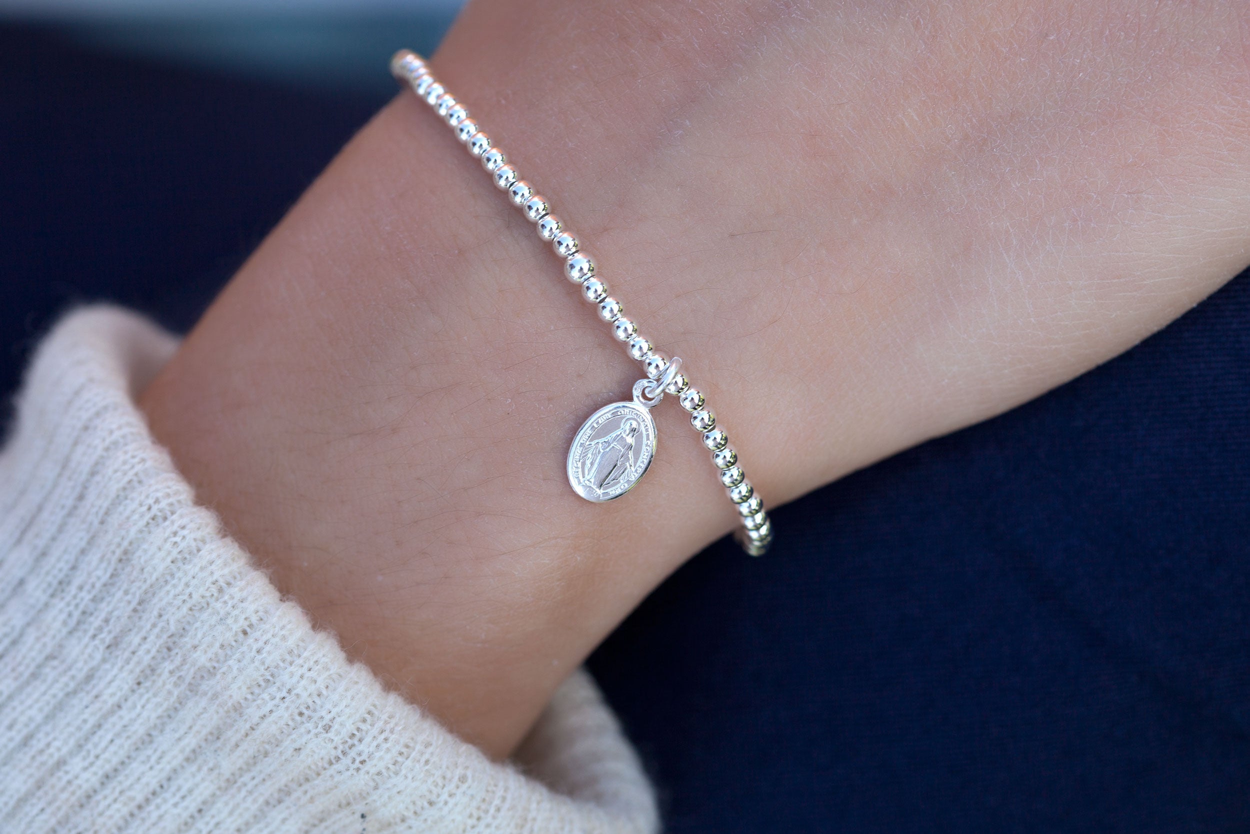 Kugelarmband mit Jungfrau Maria aus 925er Silber – Symbolische Eleganz und zeitlose Schönheit | Shop Nory