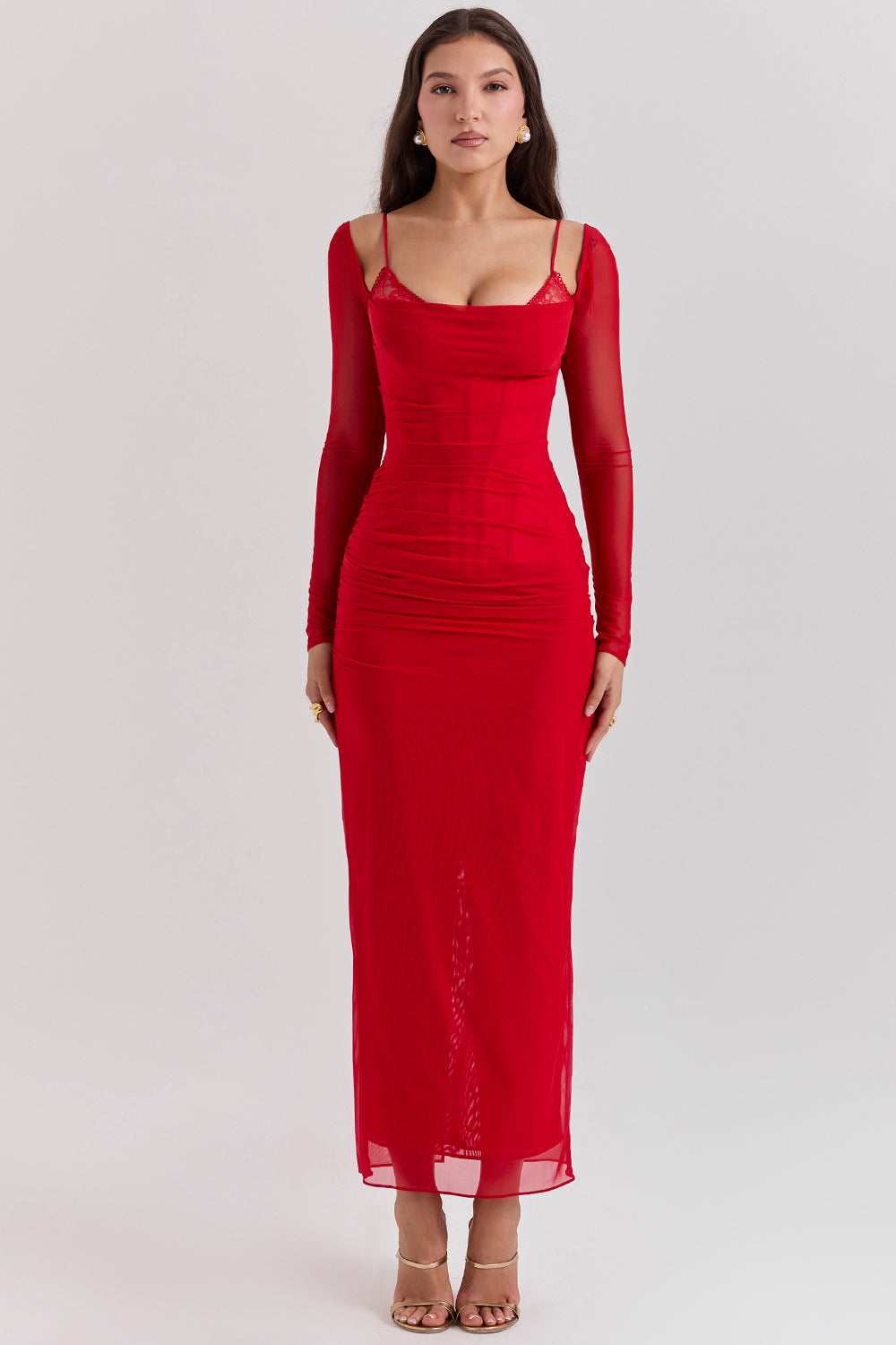 Elegantes Maxikleid mit tiefem Ausschnitt und langen Ärmeln