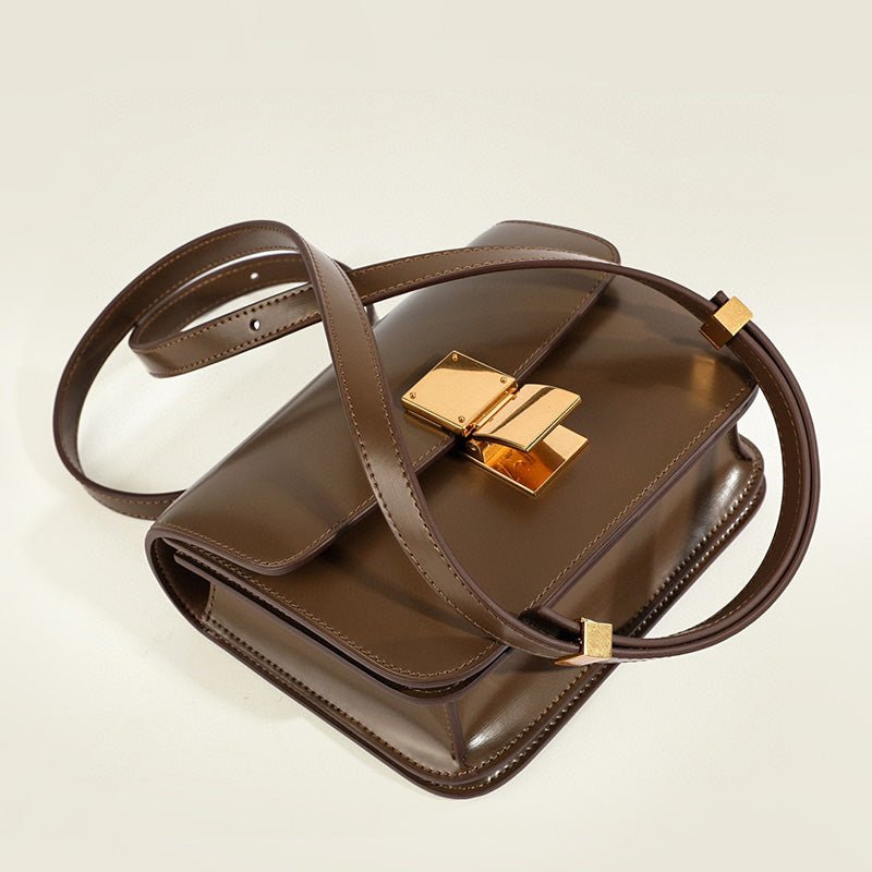 Klassische Schultertasche mit Klappe