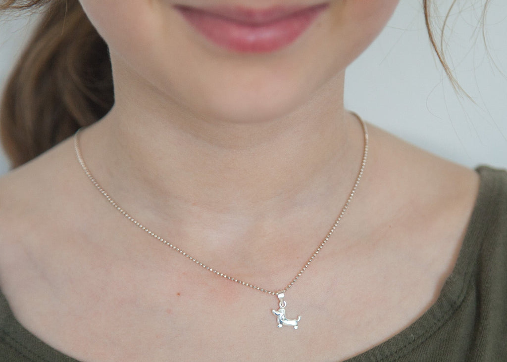 Kette mit Dackel Anhänger aus Silber, Kette Dachshund | Shop Nory