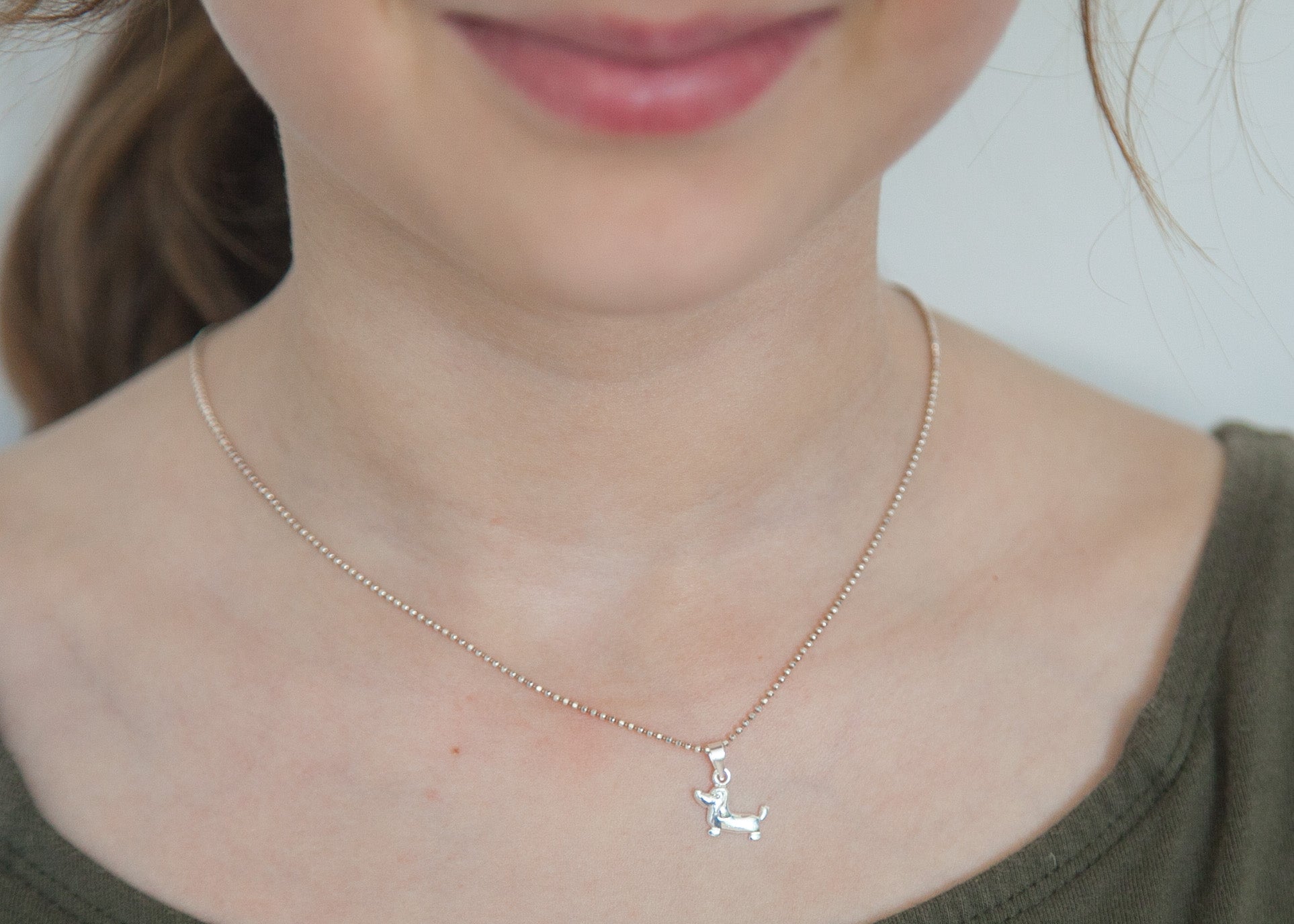 Kette mit Dackel Anhänger aus Silber, Kette Dachshund | Shop Nory