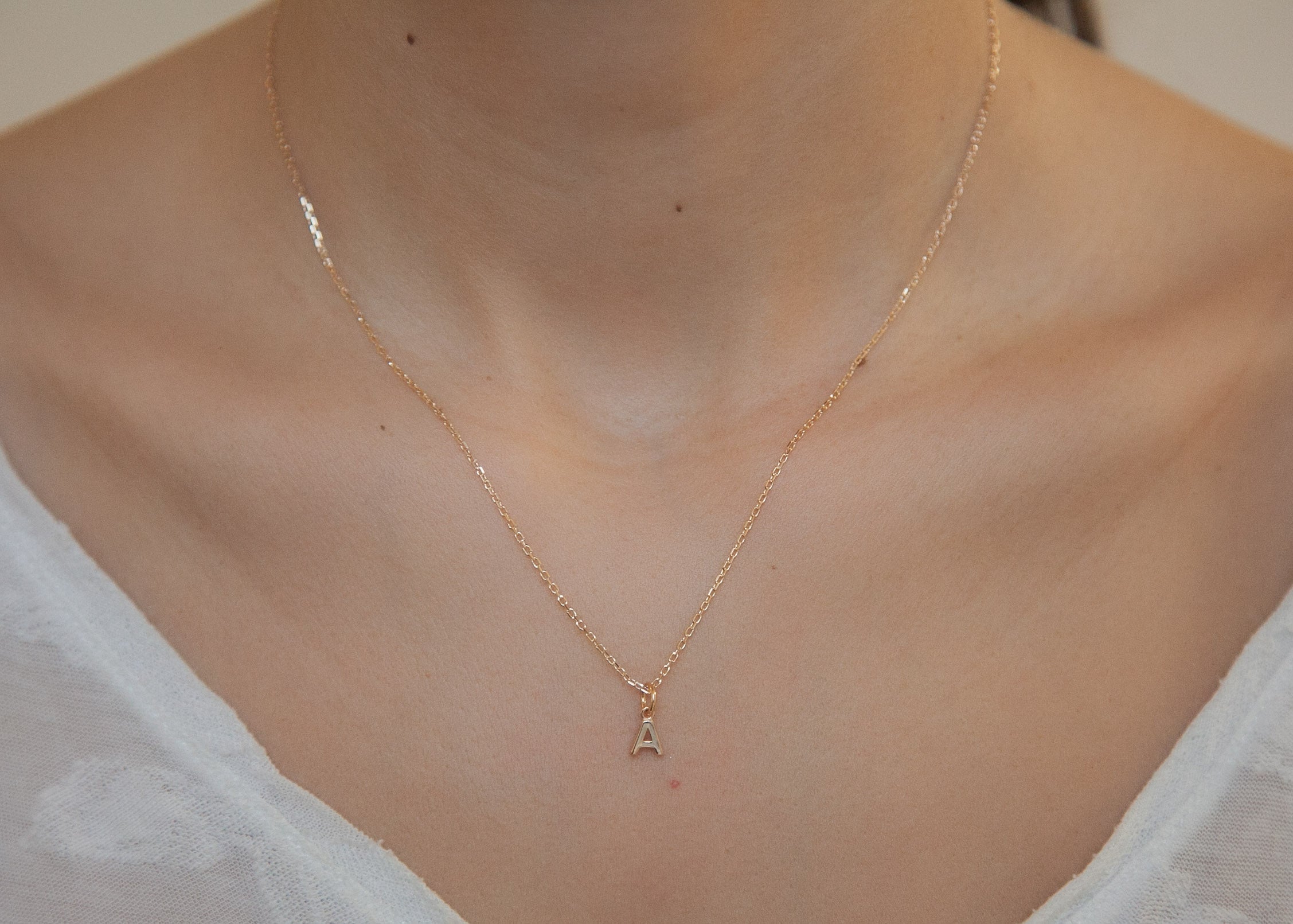 Halskette mit Buchstaben 16 Karat Vergoldet | Shop Nory