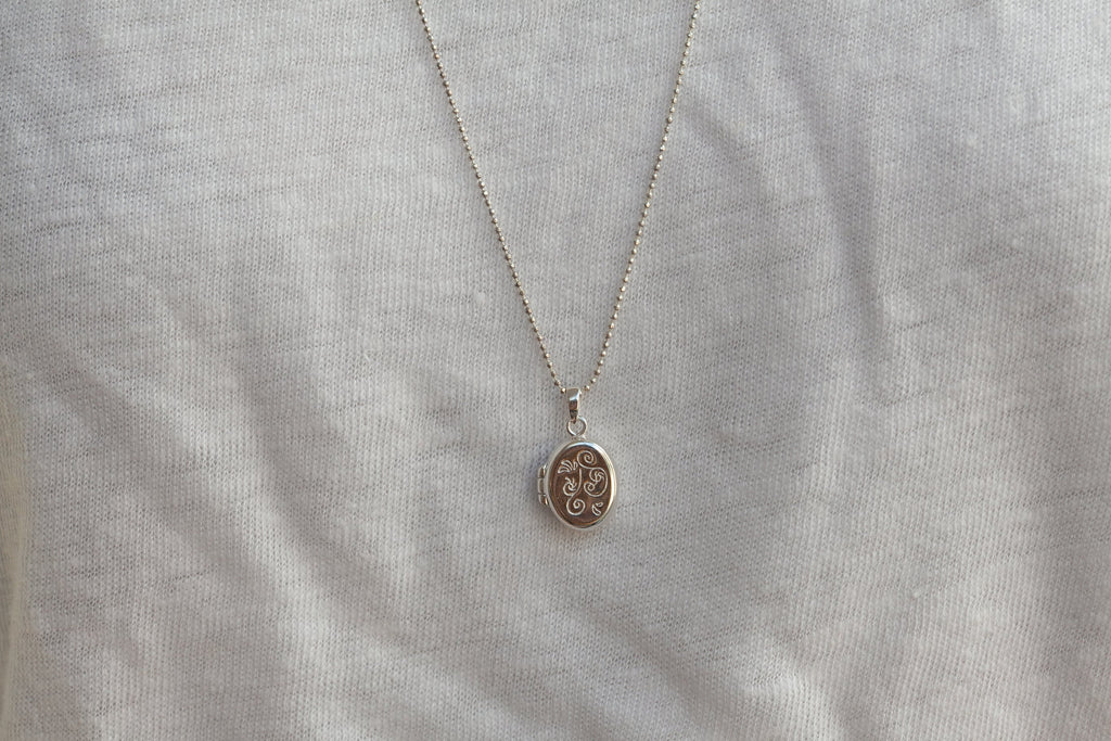 Silbernes Medaillon mit Foto – Personalisierbare Kette für Damen | Shop Nory