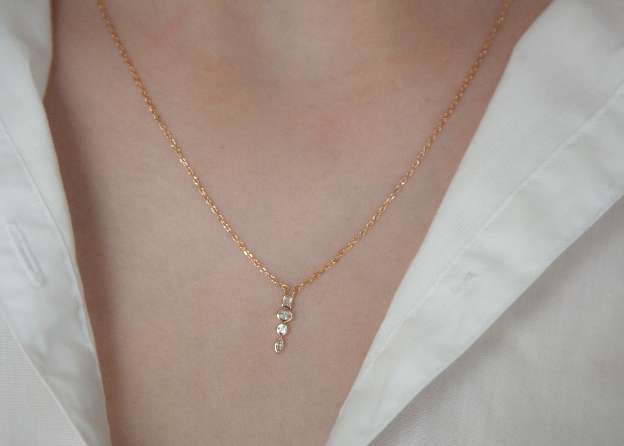 Kette vergoldet mit 4 Zirkonia - Zeitlose Eleganz für Damen | Shop Nory