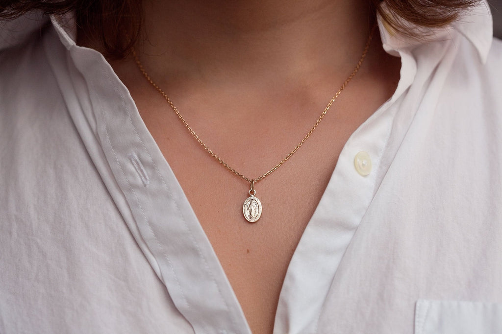 Kette mit Madonna-Anhänger vergoldet, Marienbild als Schutzsymbol und Talisman | Shop Nory