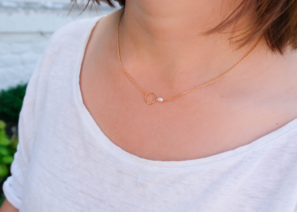 Kette mit Kreis und Perle - vergoldet | Shop Nory