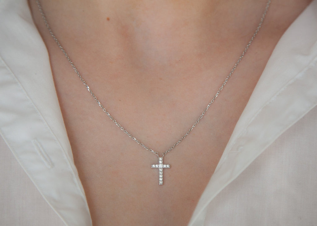 Kette mit Kreuz aus Silber mit Zirkonia - Kreuzkette für Damen | Shop Nory