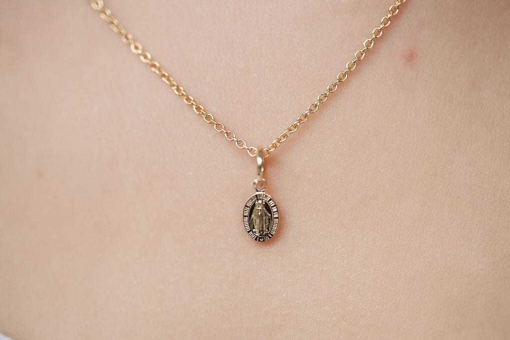 Kette mit Jungfrau Maria Anhänger Vergoldet , Heilige Maria Halskette | Shop Nory