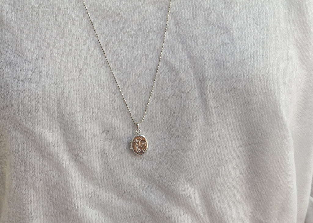 Silbernes Medaillon mit Foto – Personalisierbare Kette für Damen | Shop Nory