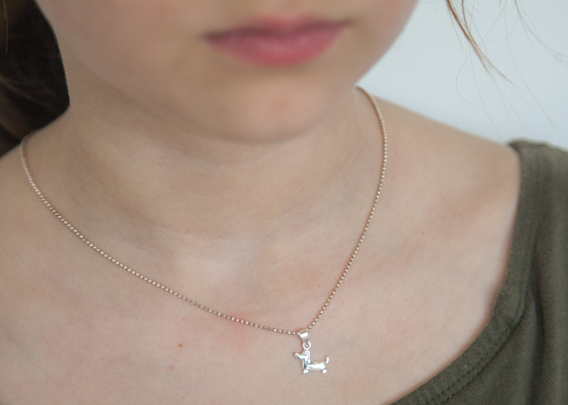 Kette mit Dackel Anhänger aus Silber, Kette Dachshund | Shop Nory