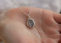 Silbernes Medaillon mit Foto – Personalisierbare Kette für Damen | Shop Nory