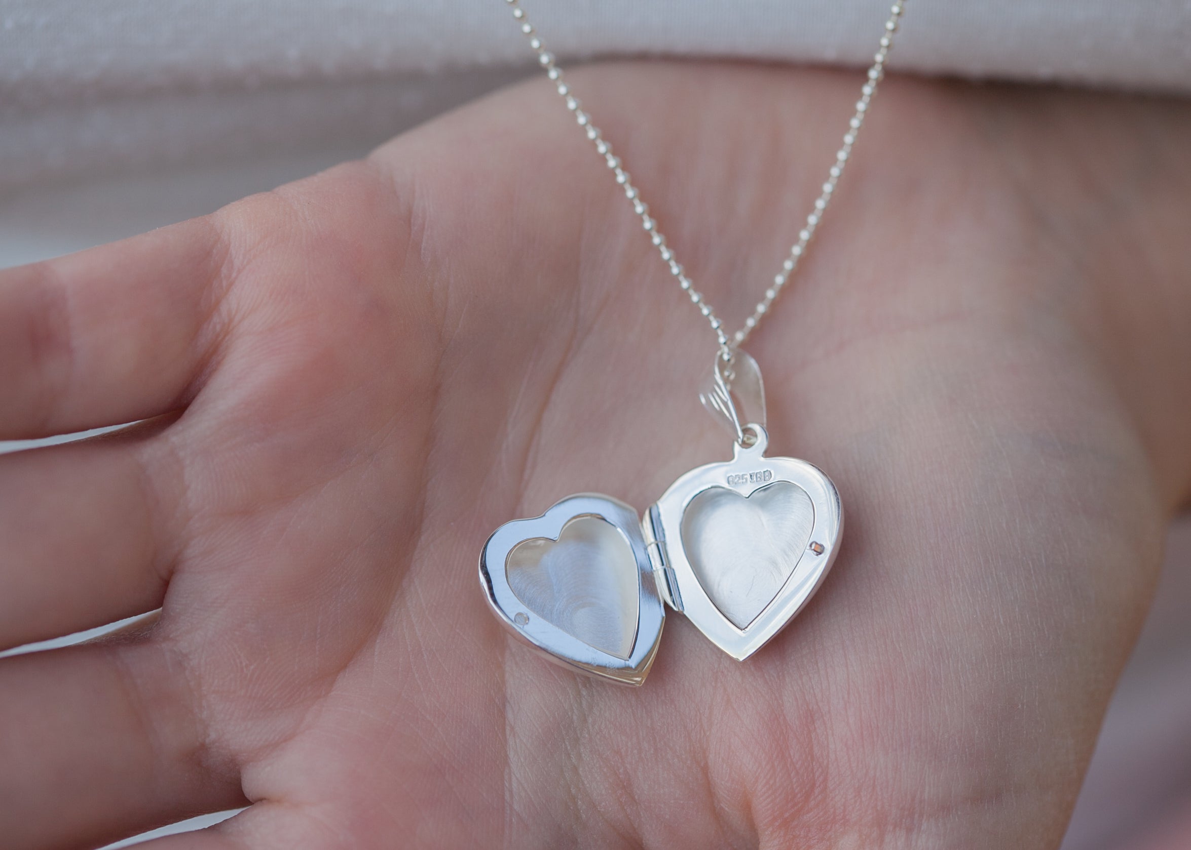 Lange Kette mit Herz Foto Medaillon aus Silber | Shop Nory