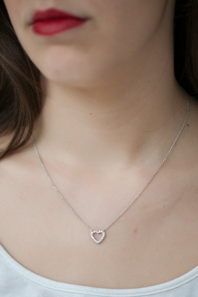 Kette Offenes Herz aus 925er Silber mit Zirkonia – Zeitlose Eleganz und Symbolik | Shop Nory