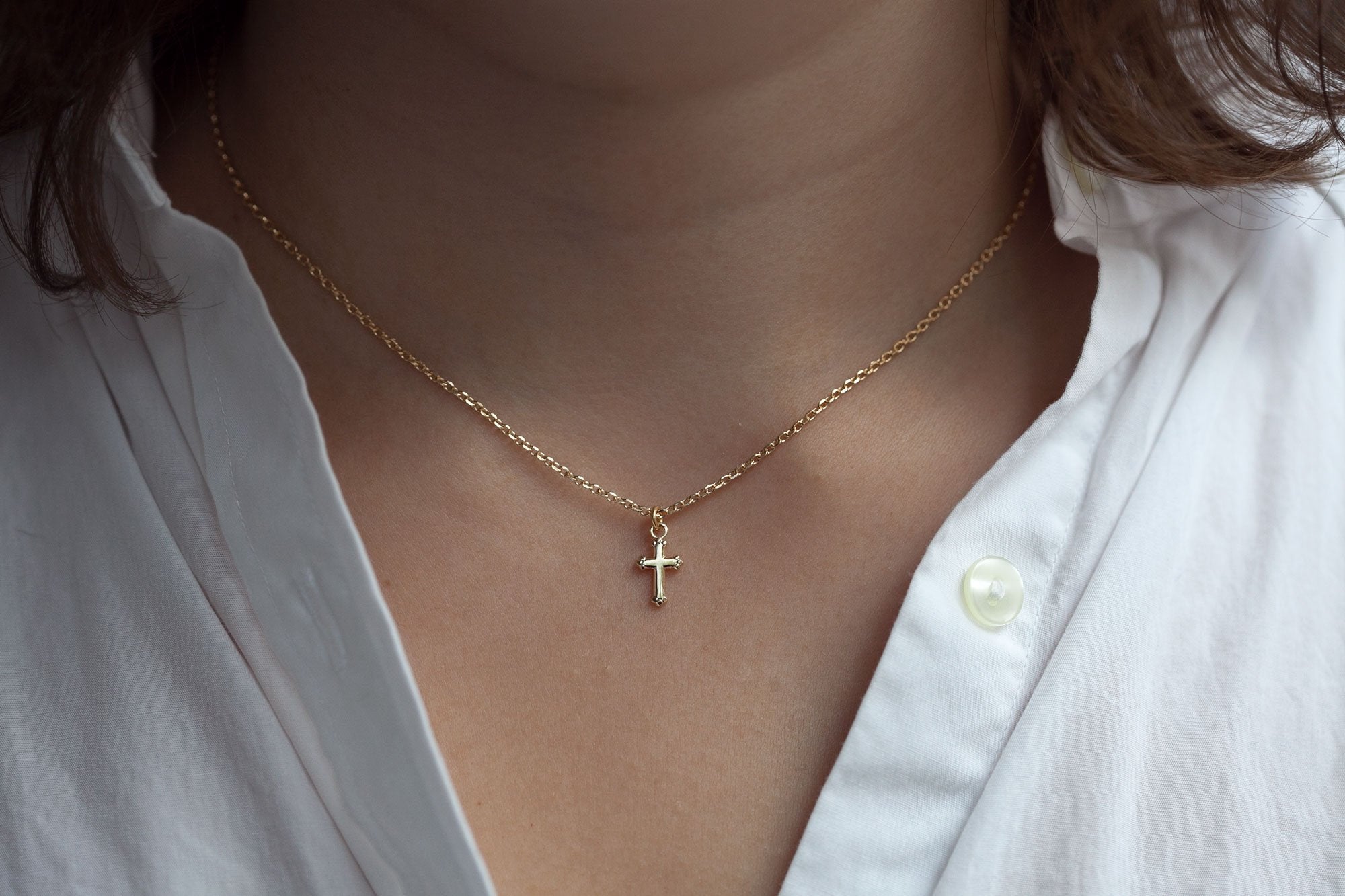 Vergoldete Kreuzkette für Damen | Shop Nory
