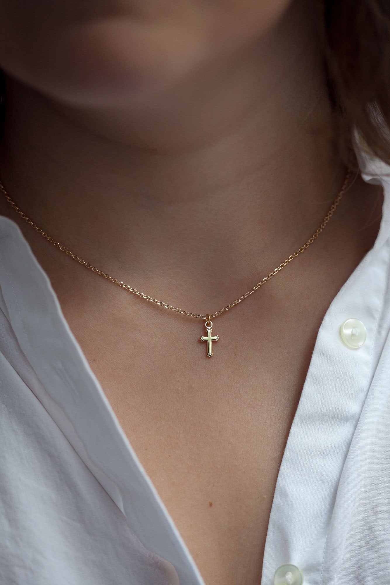 Vergoldete Kreuzkette für Damen | Shop Nory