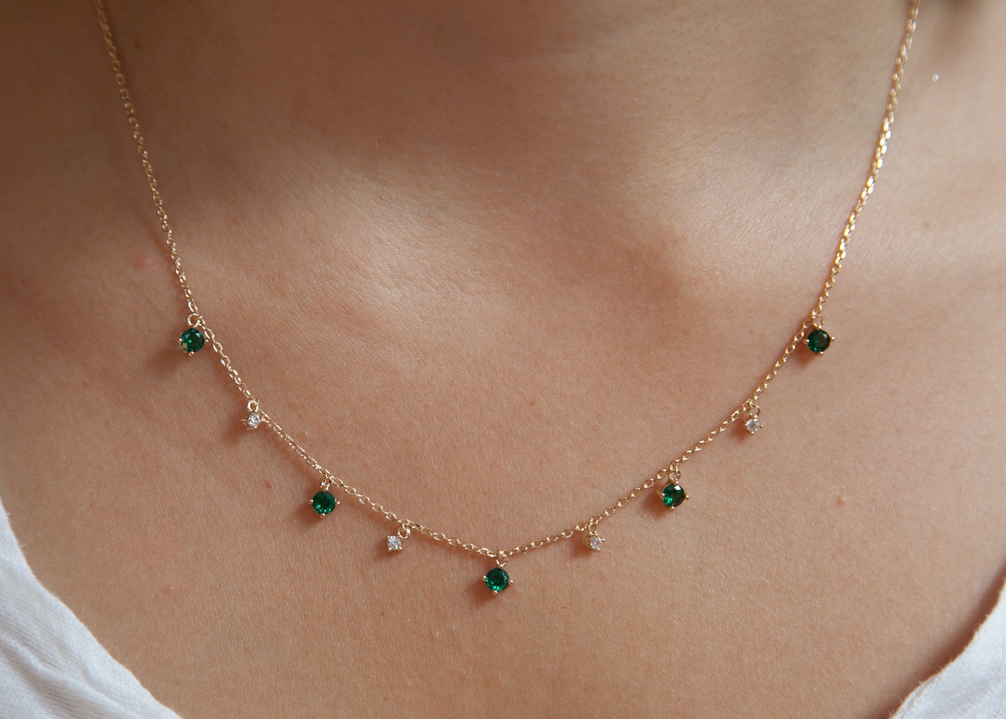 Kette Mit 9 Zirkonia-Steinchen - 18K vergoldet | Shop Nory