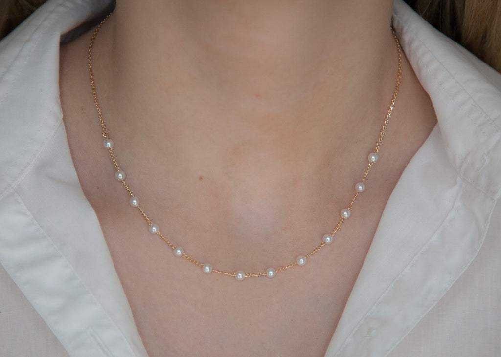 Kette mit weißen Perlen  vergoldet - Halskette für Damen | Shop Nory