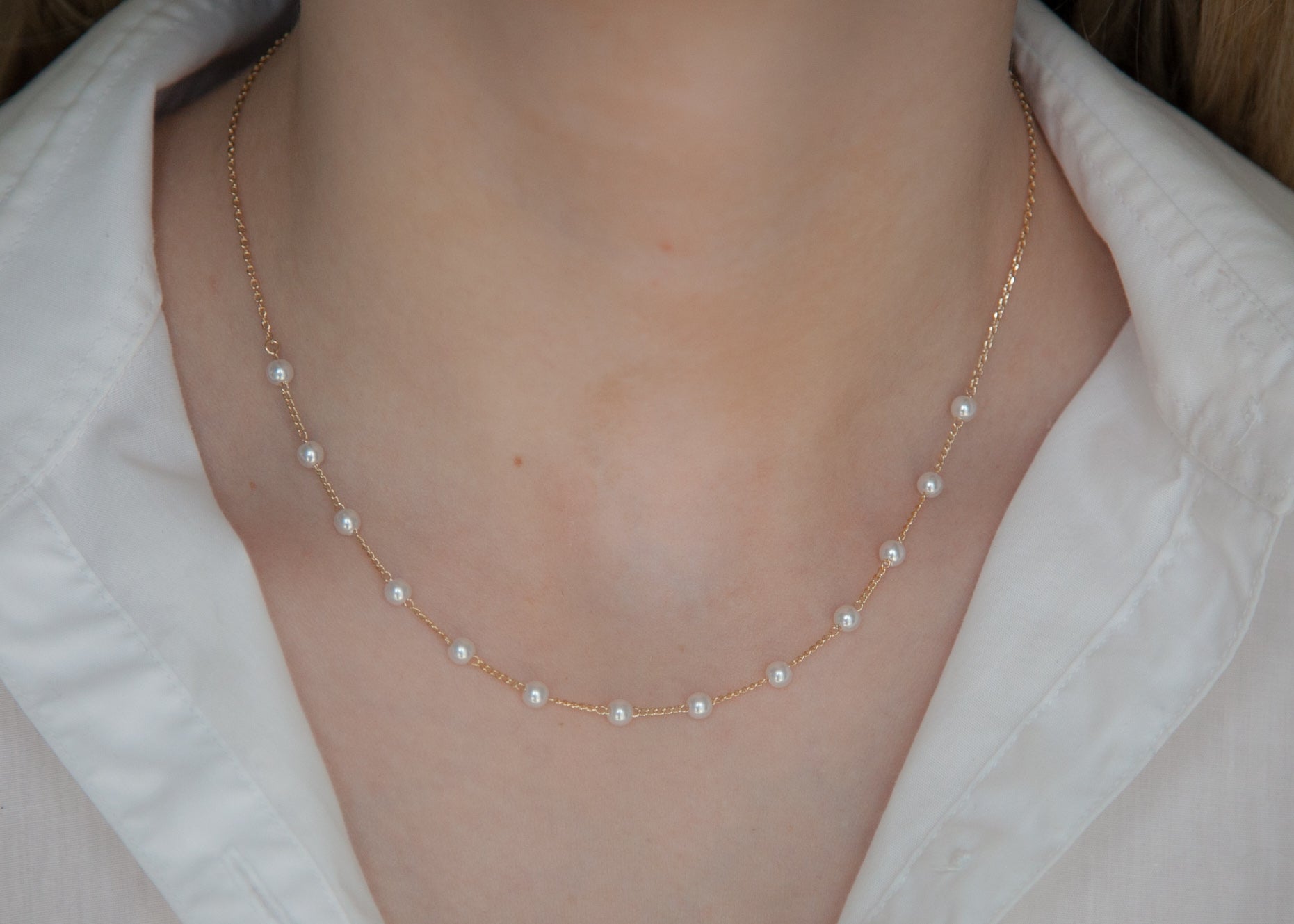 Kette mit weißen Perlen  vergoldet - Halskette für Damen | Shop Nory