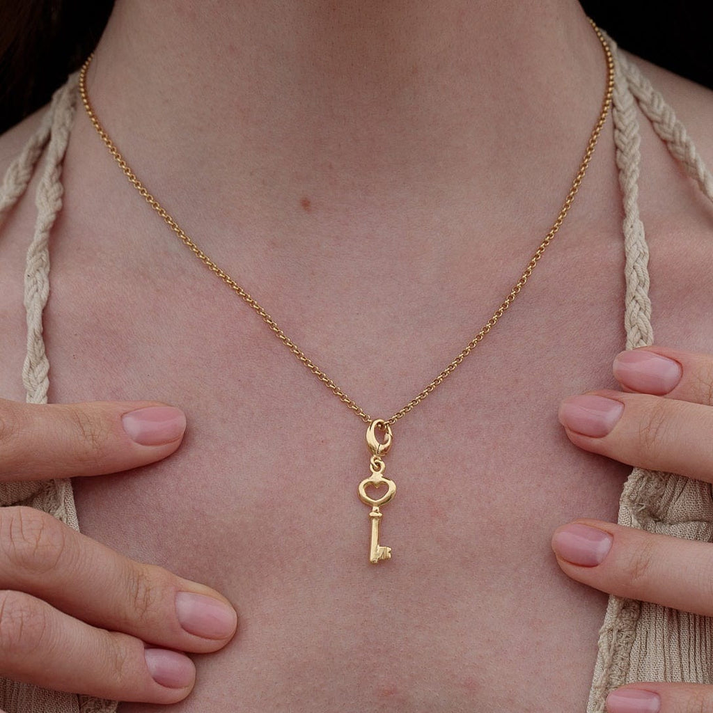 Gold Key Charm Halskette | Shop Nory