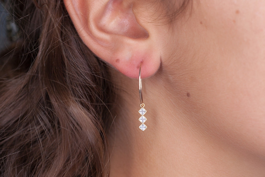 Creolen mit CZ Anhänger 16K vergoldet - Damen Creolen mit Steinen | Shop Nory