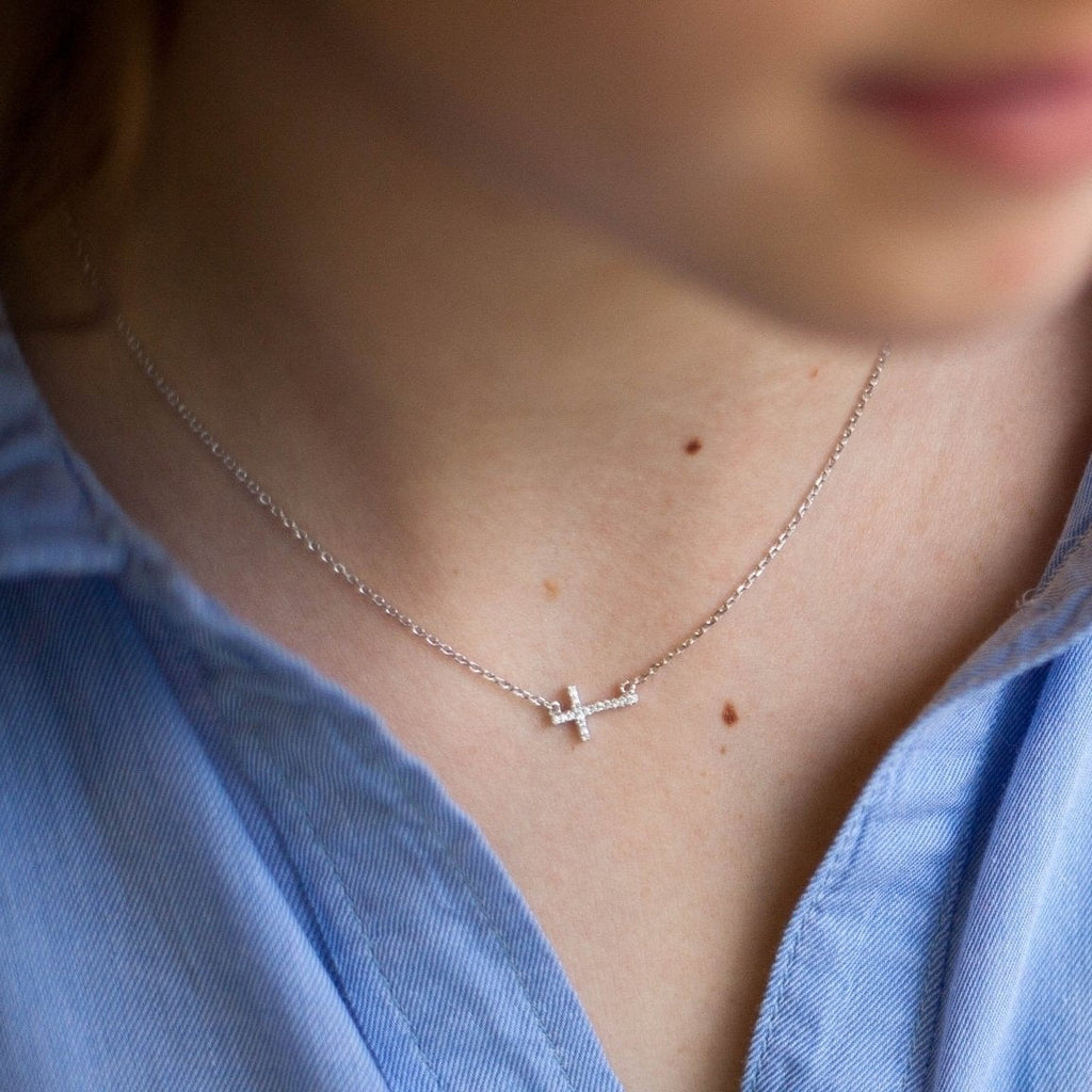 Kette mit Kreuz aus Silber mit Zirkonia - Kreuzkette | Shop Nory