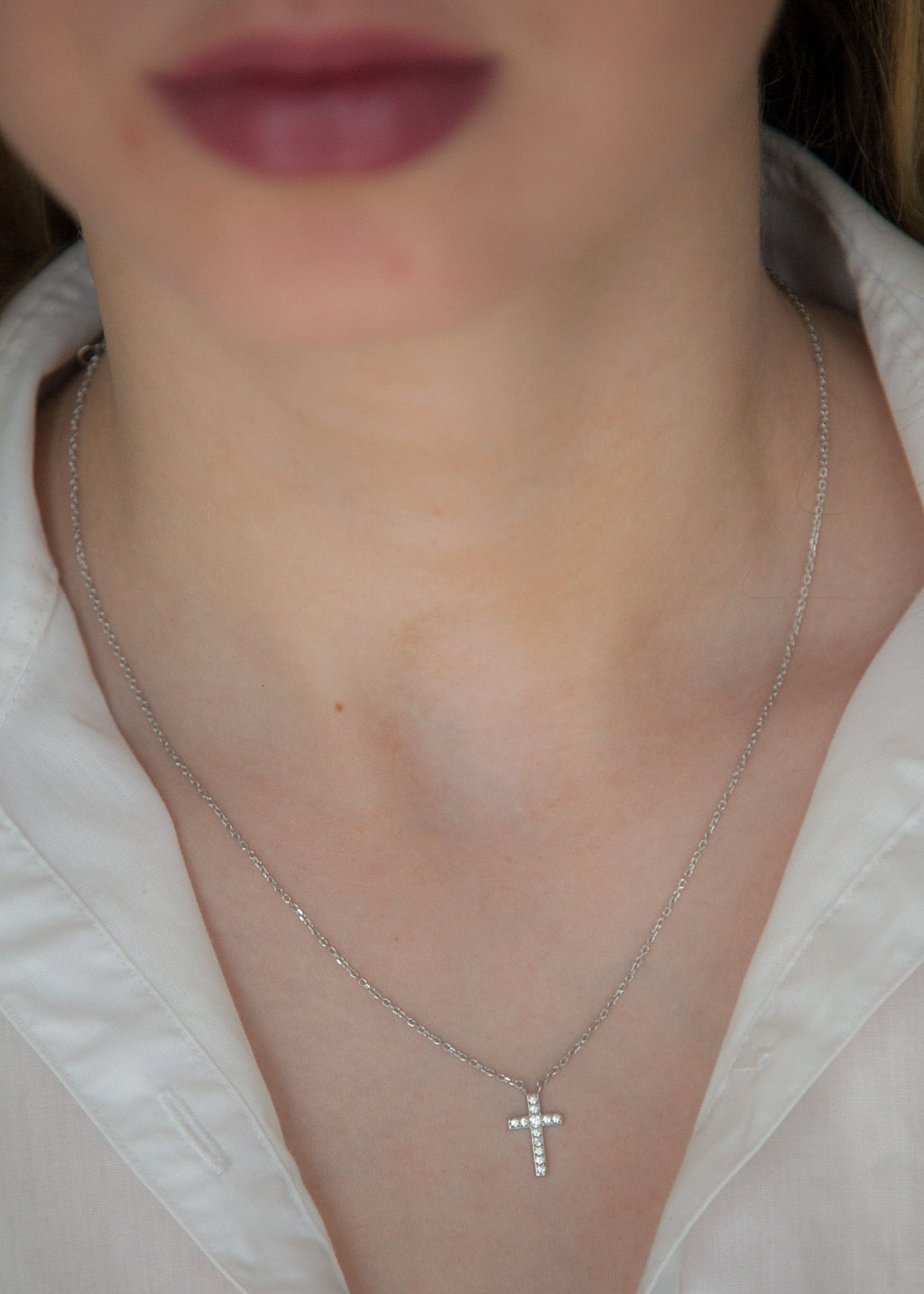 Kette mit Kreuz aus Silber mit Zirkonia - Kreuzkette für Damen | Shop Nory