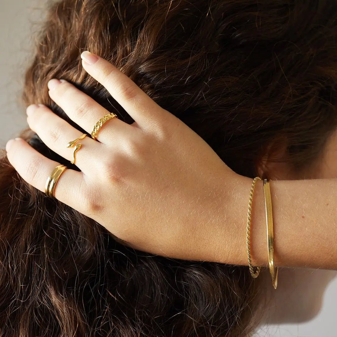 Zarte Goldarmbänder | Shop Nory