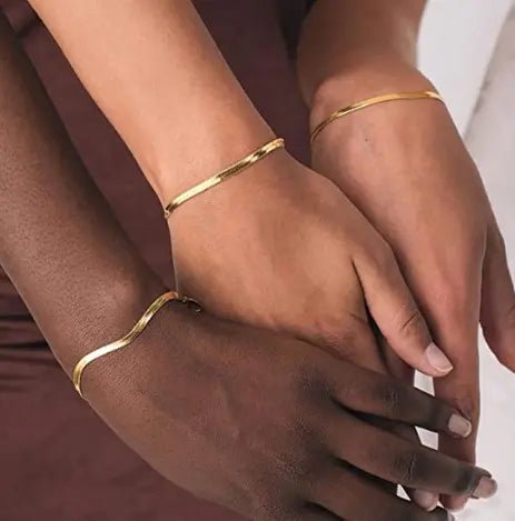 Zarte Goldarmbänder | Shop Nory