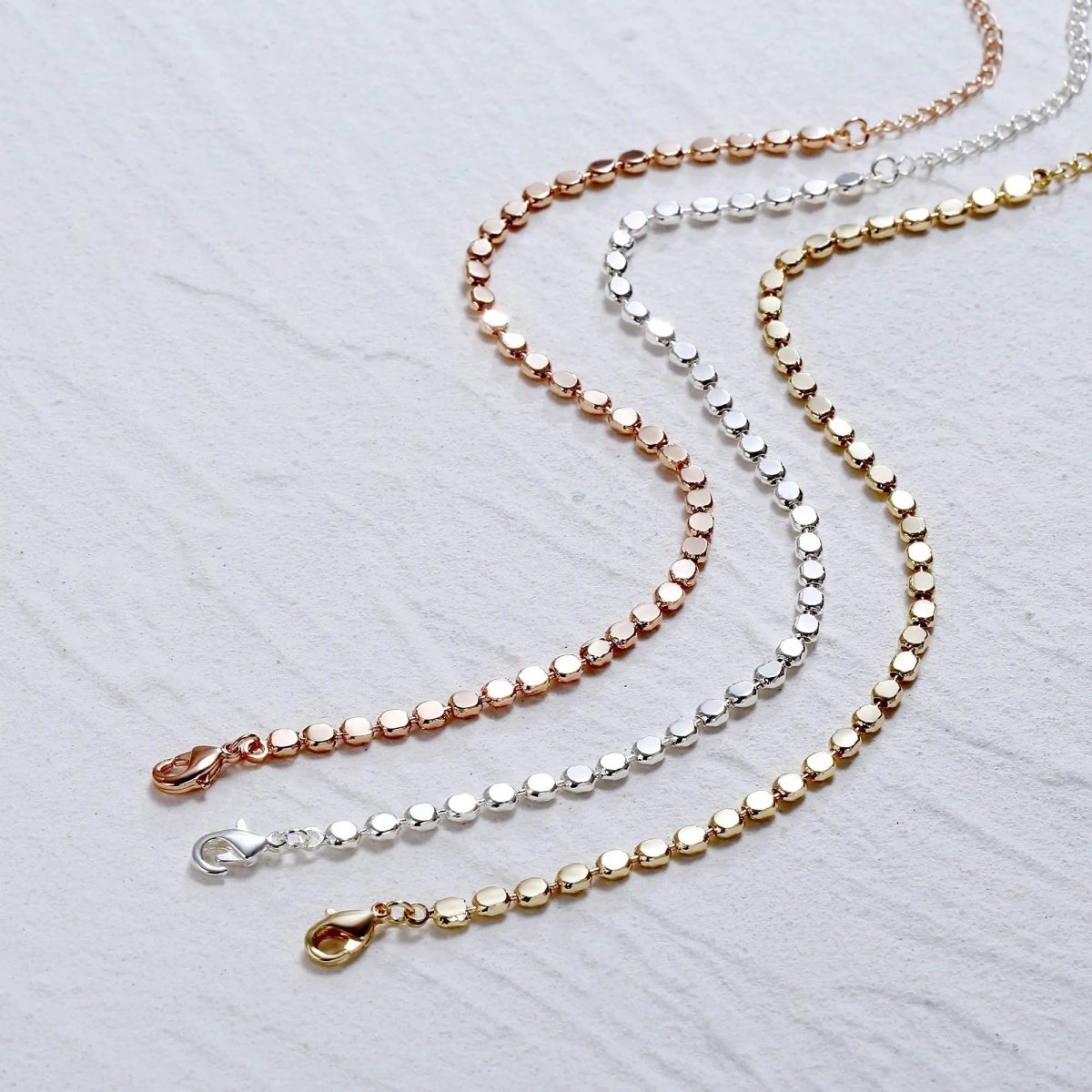 Zarte Goldpunkt-Armbänder | Shop Nory